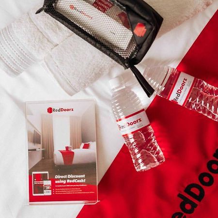 Reddoorz Plus @ Singosari Raya Semarang Exteriör bild