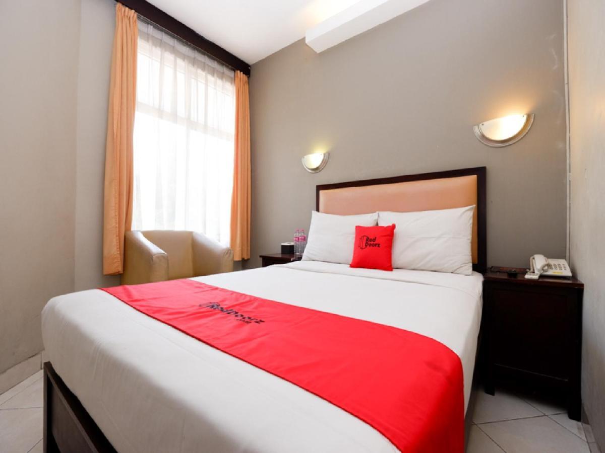 Reddoorz Plus @ Singosari Raya Semarang Exteriör bild