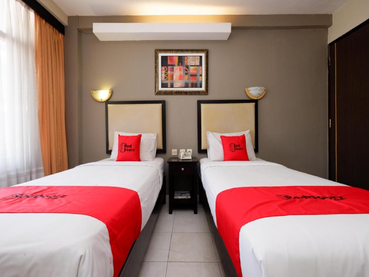 Reddoorz Plus @ Singosari Raya Semarang Exteriör bild