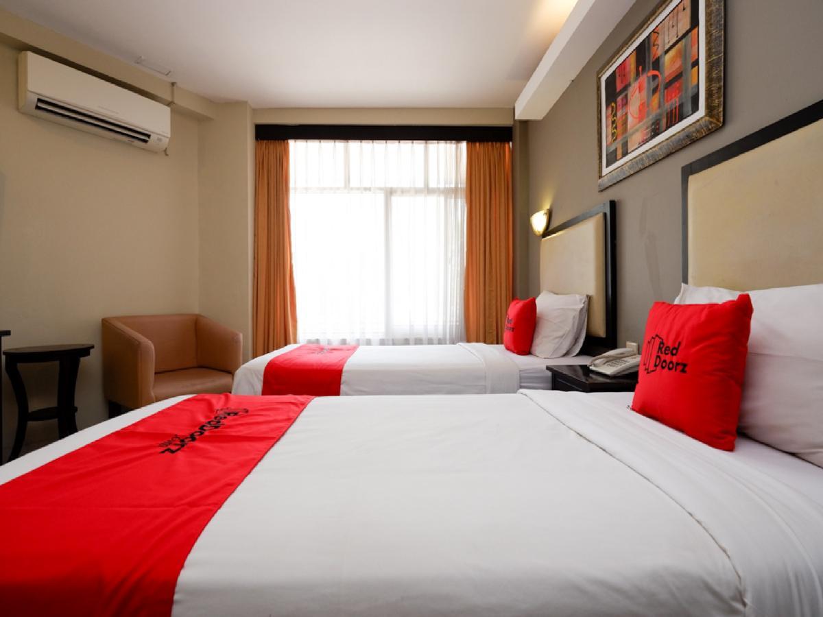 Reddoorz Plus @ Singosari Raya Semarang Exteriör bild