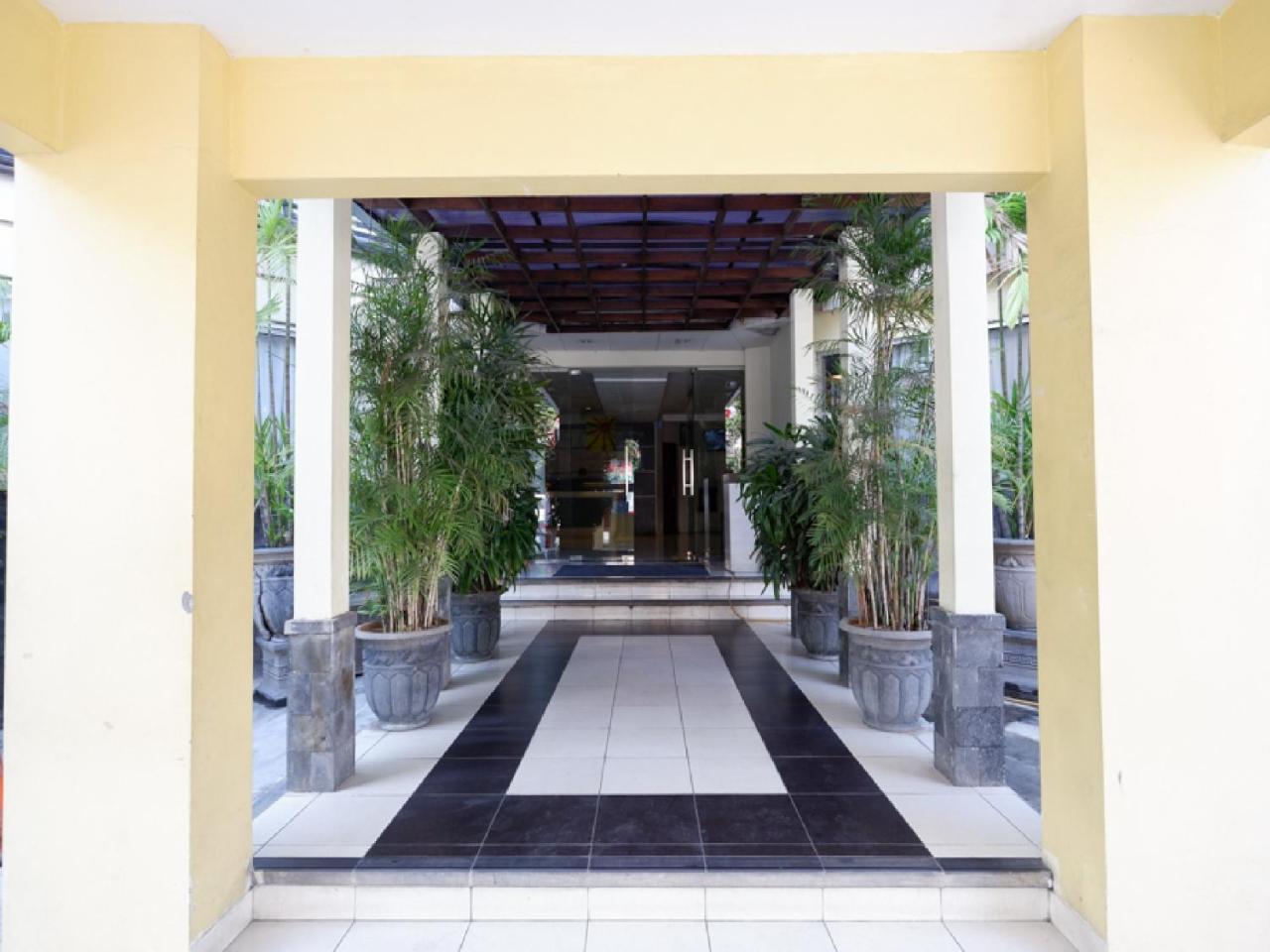 Reddoorz Plus @ Singosari Raya Semarang Exteriör bild